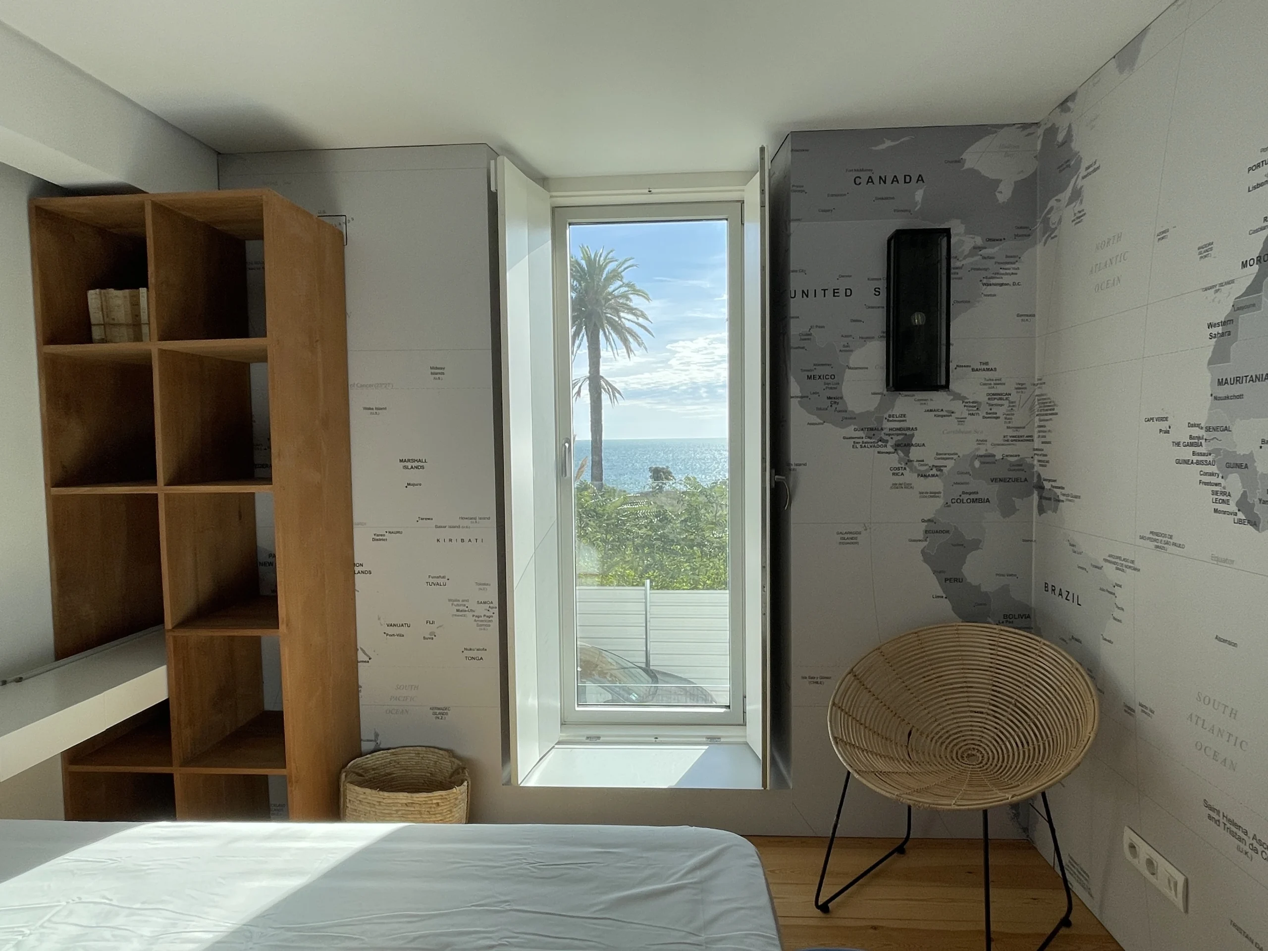 Vista mar a partir de um dos quartos.