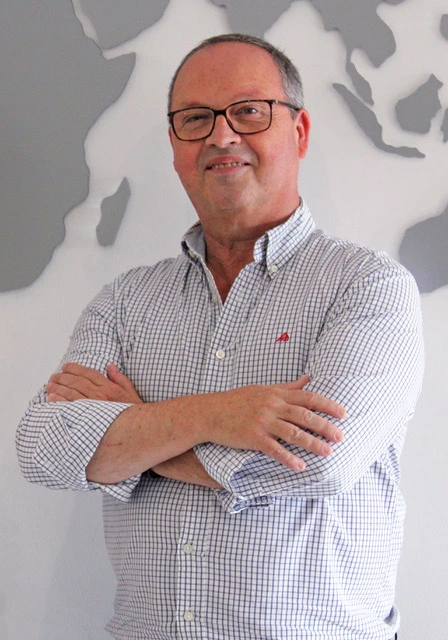 John Redin, a leading real estate agent for the Cascais area, at his Market Center office.